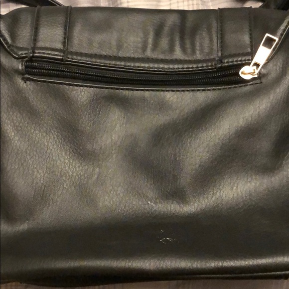 🔴Black Crossbody Purse!🔴 - Picture 2 of 5